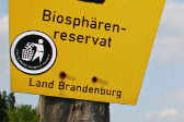 Schild eines Biosphärenreservats in Brandenburg